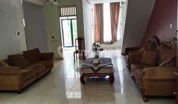 Dijual Rumah 2 Lantai Cocok untuk Rumah Usaha atau Hunian di Puri Indah Kembangan Jakarta Barat