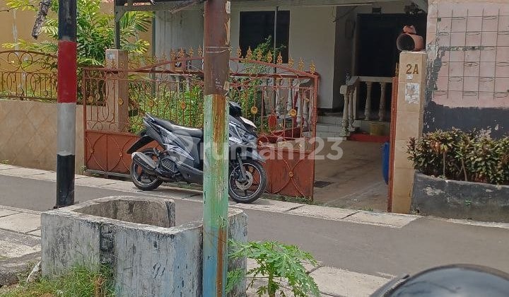 Sturdy Comfortable Residence in Bungur Pasar Senin, Central Jakarta