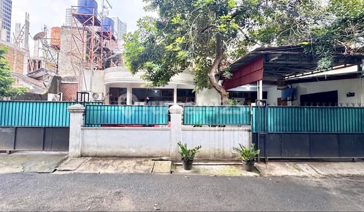 Dijual Rumah Besar Strategis di Pedurenan, Setiabudi, Jakarta Selatan