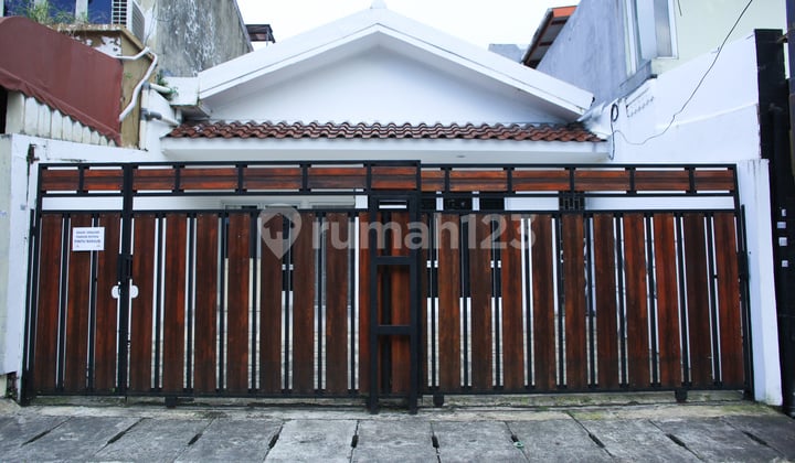 For Sale New Ready-to-Occupy House in Kramat Kwitang, Senen Central Jakarta