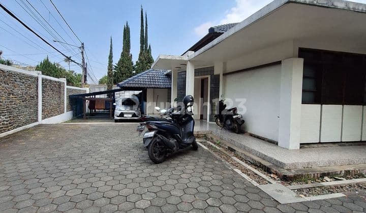 Nice House on Jl. Cipedes Tengah HGB