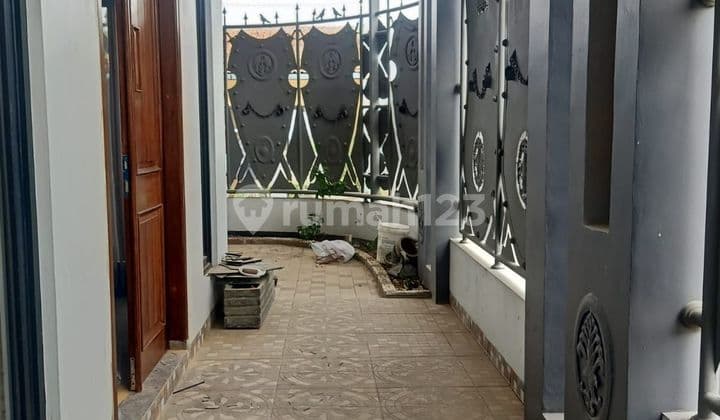 House on Saturnus St. Good