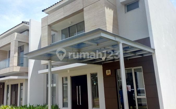 Disewakan Rumah Golf Island 10x15 Acacia Kt 3+1 Cluster Nyaman