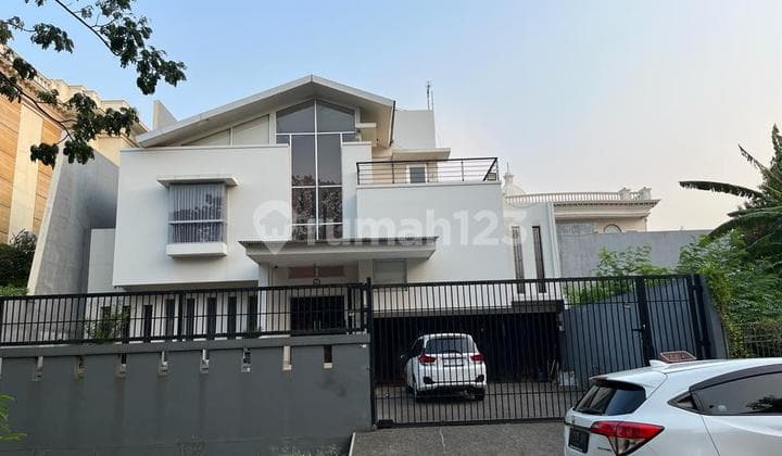 Dijual Rumah Layar Permai Pik Uk 16x40 2 Lantai Furnish Hadap Timur SHM Harga Murah