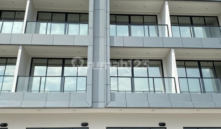 Disewa Ruko Mega Kuningan PIK 2 Boulevard Uk 4,5x20 3 Lantai