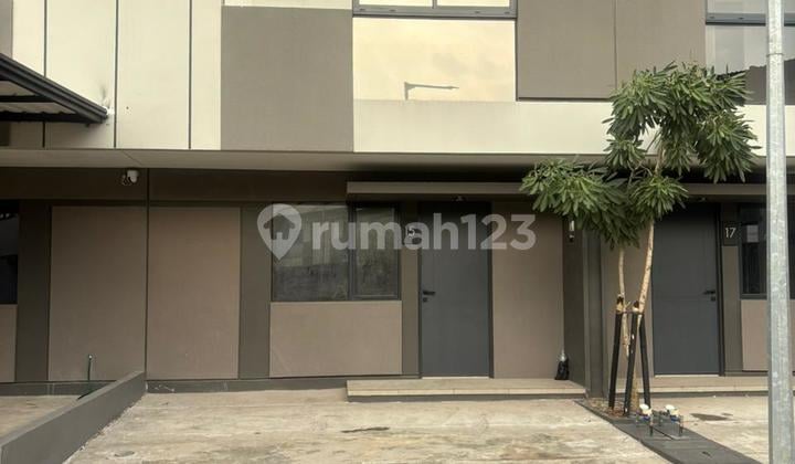 Disewakan Rumah Park Serpong 5x11.5 Brand New Siap Huni