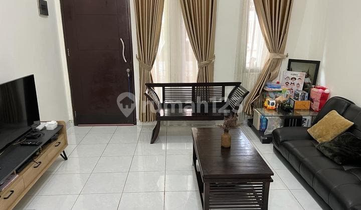 Dijual Murah Rumah Bagus Full Furnish di Legenda Wisata Cibubur