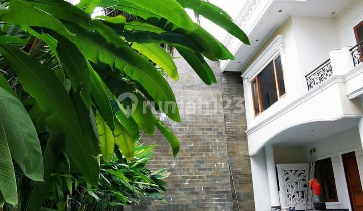 Rumah Bagus Di Denpasar, Pool