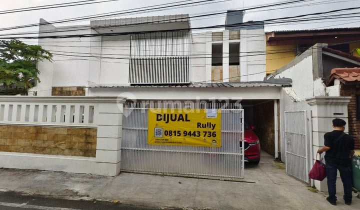 Rumah Lama Terawat Di Kebayoran.baru