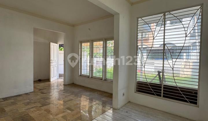 1-story house in the Pondok Indah area