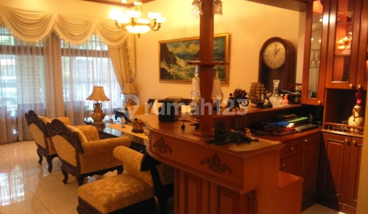 Rumah 2 Lantai di Jalan Hang Lekiu, Jakarta Selatan