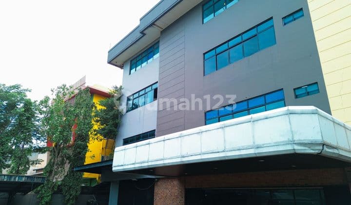 Disewakan Gudang 4 LT Siap Pakai Pakai di Pengangsaan Dua Kelapa Gading