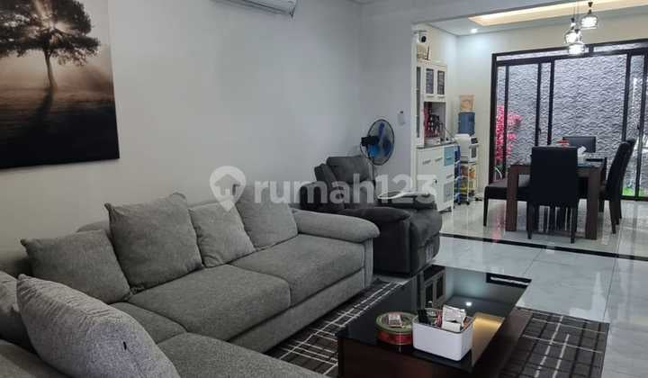 Rumah Hoki Dua Lantai Full Furnish Kota Baru Parahyangan