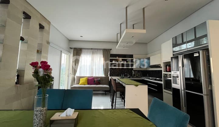 Dijual Rumah Villa Mewah Dago Kolam Renang View Keren