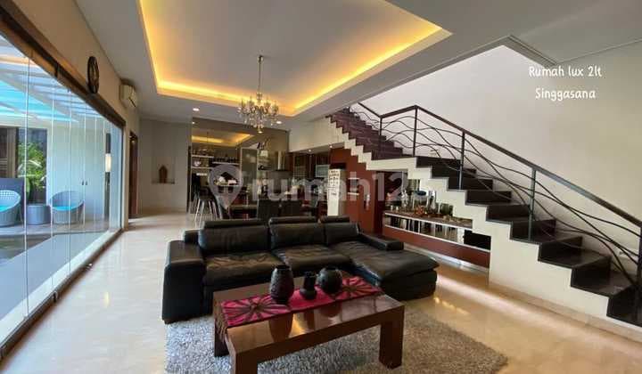 Rumah Lux, Full Furnish Singgasana Pradana Bandung