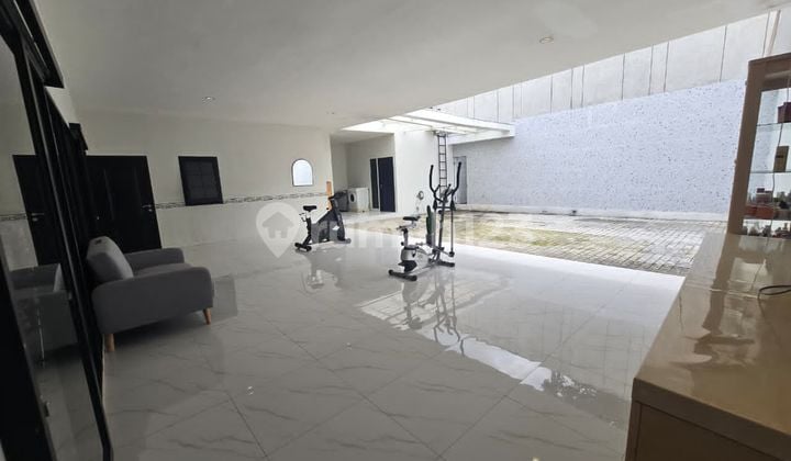 Rumah American Modern, Hadap Timur, SHM, Gegerkalong Permai