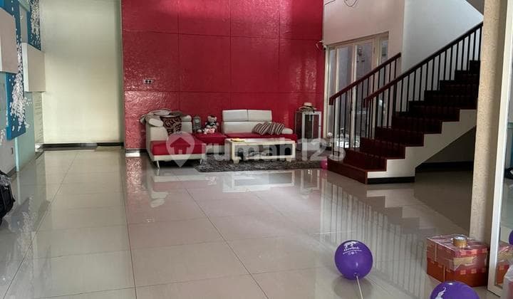 Cari Langsung Pembeli Pakuwon Indah 2Lt Siap Huni Rapi Lokasi Depan, Row Jalan Lebar