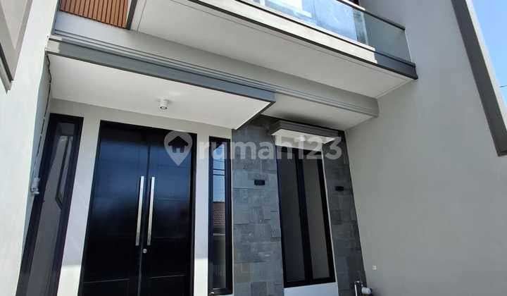 Nginden Intan Baru Gress 2lt Row 3,5 Mobil One Gate System