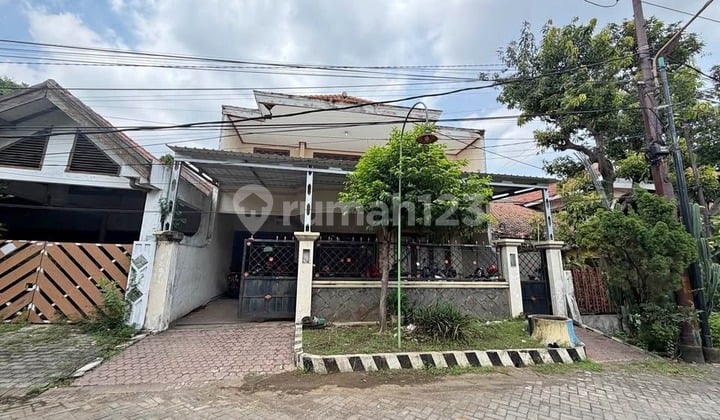 Well-Maintained House in Strategic Rungkut Location Near UPN, Merr