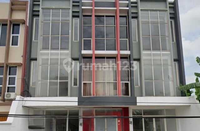 Ruko 3 Lantai Strategis Ada 2Unit Dekat Uk Petra - Siap Usaha!