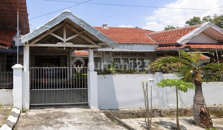 Rumah Medokan Asri Hook Strategis Dekat Upn
