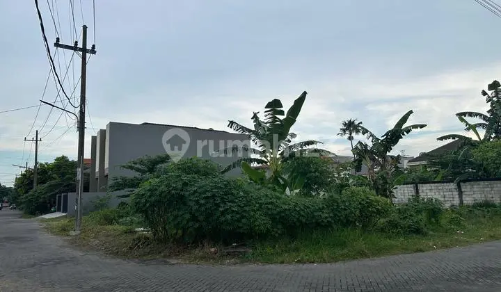 Hook land in Tenggilis is suitable for boarding houses.
