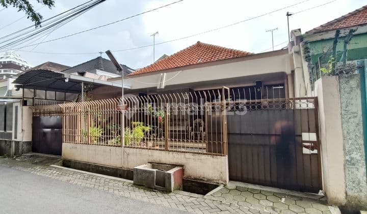 Ready-to-Occupy House in the City Center, Flood-Free