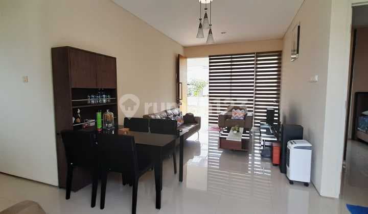 Rumah cantik 2 lantai bagus di BSB siap huni SHM