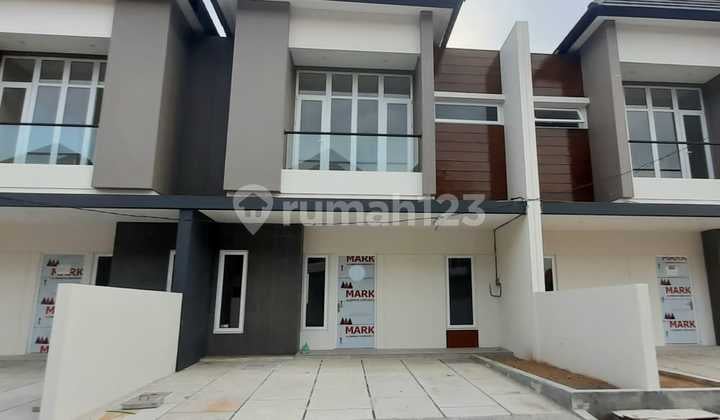 Jual Cepat Rumah 2 lantai Tengah Kota bagus