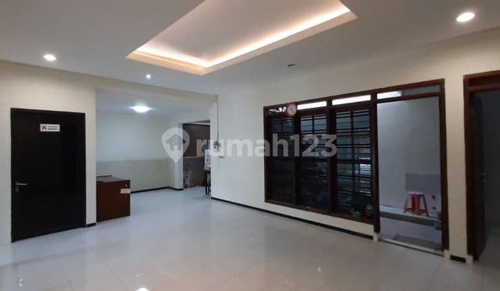 House in Puri Anjasmoro with SHM, Needs Renovation, North-Facing