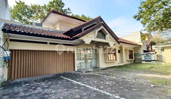 2-Story House in City Center Suitable for Cafe, Office