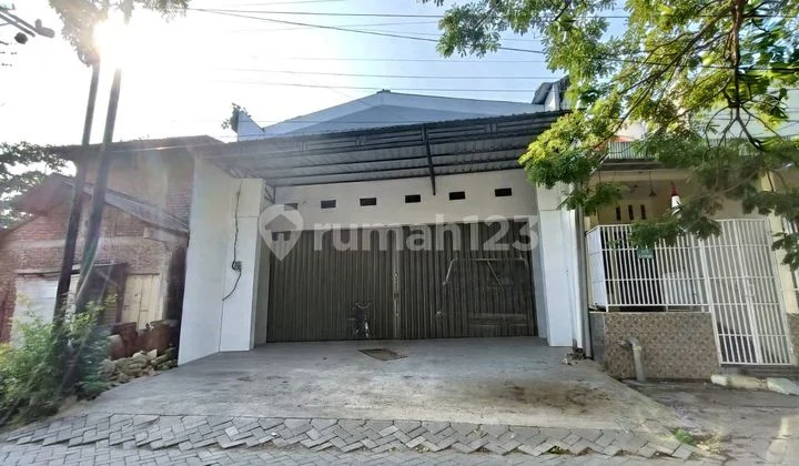 Small Livable Warehouse in Hasanudin Area Small Livable Warehouse in Hasanudin Area