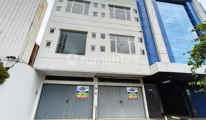 Ruko 3 Lantai Strategis di Majapahit Siap Huni