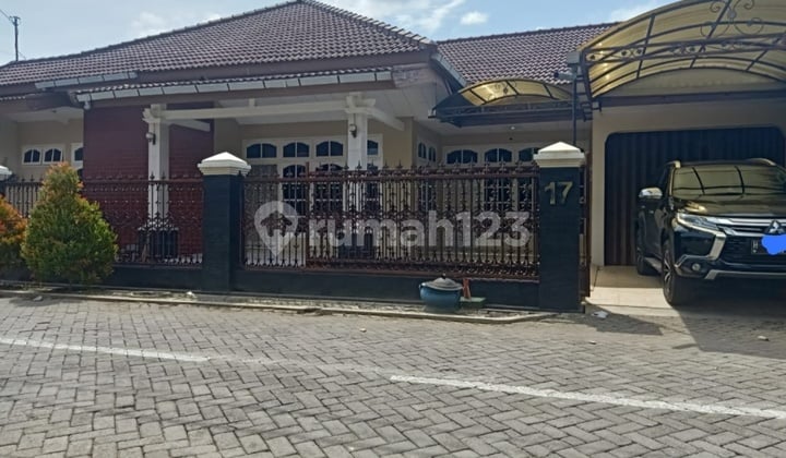 Rumah Semi Furnish 7 Kamar Tidur di Palebon Semarang Timur