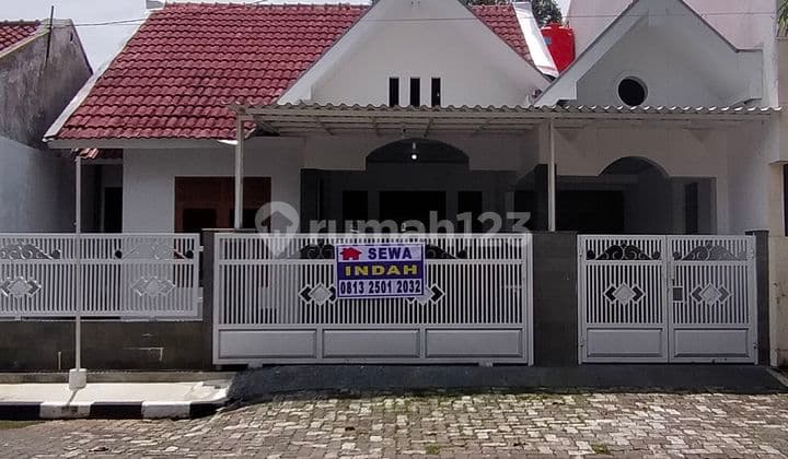 Rumah Cantik Srondol Dekat Undip Tembalang Semarang Selatan