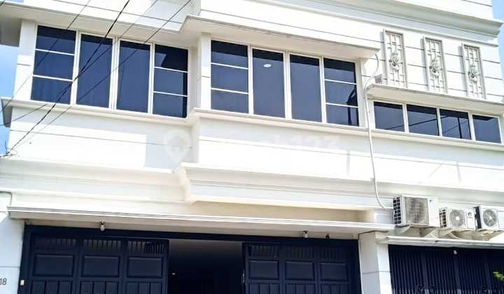 Disewakan Rumah 3 Lantai di Tengah Kota Semarang