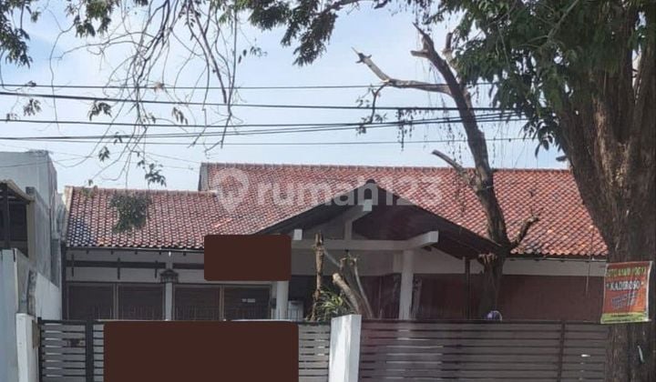 Rumah satu lantai di puri anjasmoro
