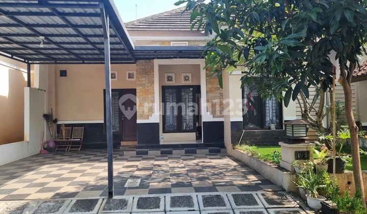 Rumah Cantik di Bsb