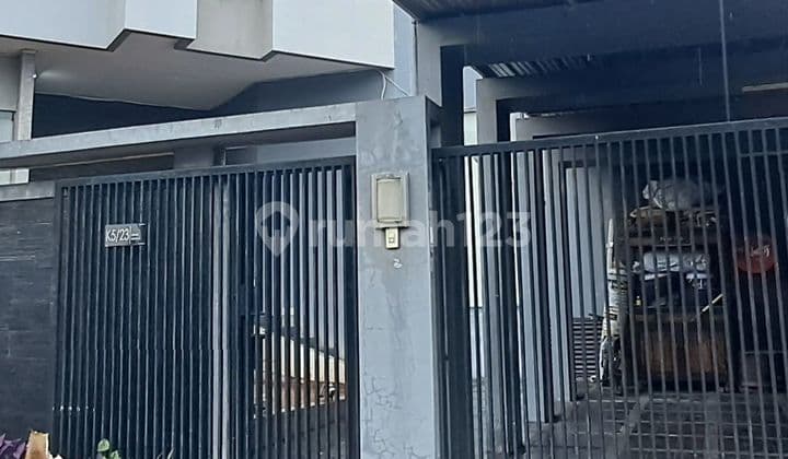 2.5-story house, 12x18 front width, 28 rear width, good condition