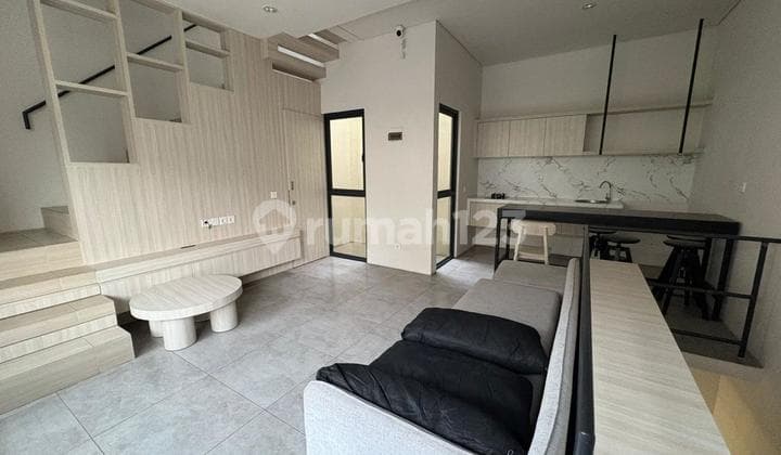 Disewa Rumah di Tabebuya BSD Full Furnish, 3 Lantai, Siap Huni