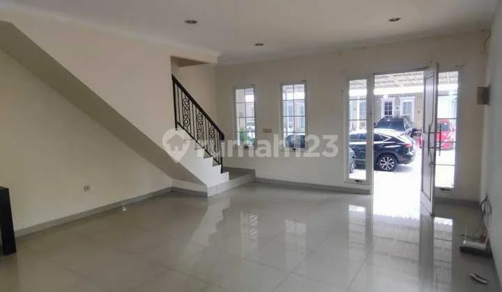 Dijual atau Disewa Rumah Hoek Cluster West Europe