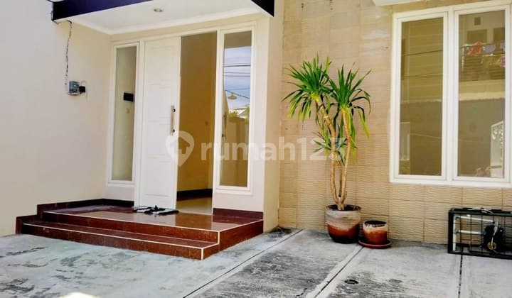 Rumah Minimalis 2 Lantai Mulyosari, ROW 2 MOBIL