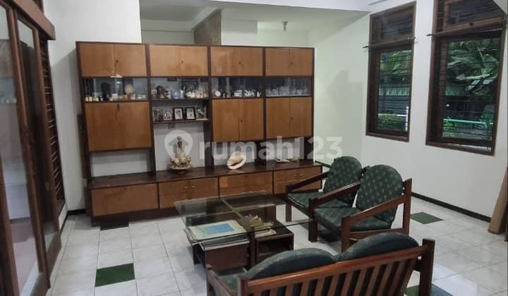 KERTAJAYA INDAH TIMUR FURNISHED HOOK HOUSE, STRATEGIC LOCATION