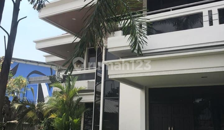 MURAH Rumah Raya Darmo Permai STRATEGIS, SEMI FURNISH