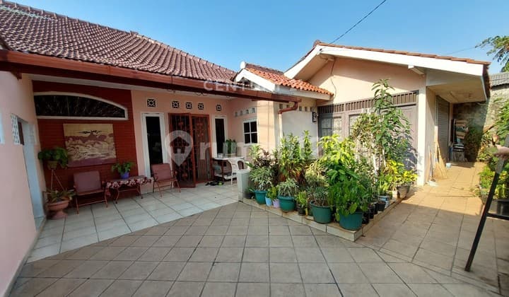 Dijual Murah Dibawah Harga Pasar Ada Taman Depan Belakang SHM di Rempoa Bintaro