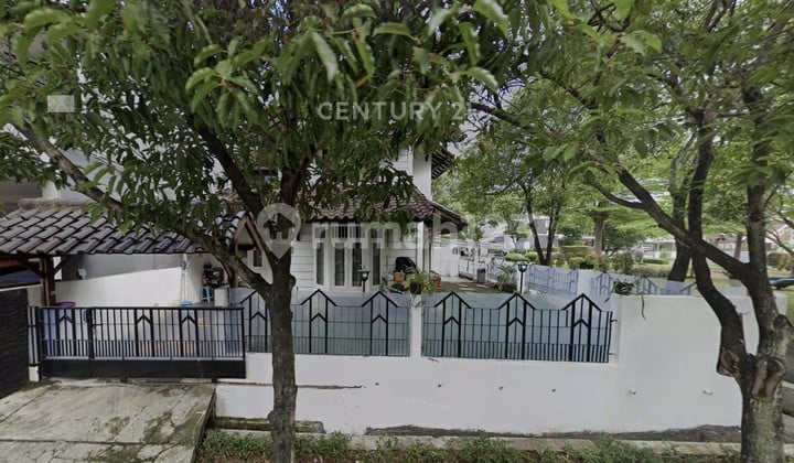 Strategic House with Hook Position in Sector 5 Bintaro