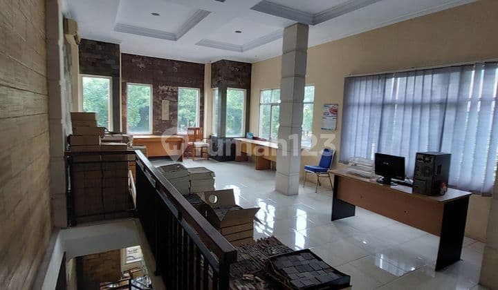 Ruko pojok halaman luas jalan utama Graha raya bintaro