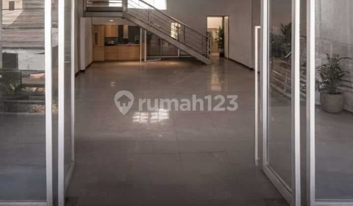 Disewakan Ruko 2 Lantai di Mainroad Gegerkalong Hilir Bandung Nyaman Terawat dan Siap Pakai Lokasi Strategis