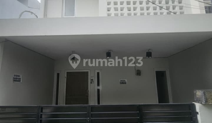 Dijual Cepat Rumah 2½ Lantai Minimalis, Manggis 2, Tanjung Duren