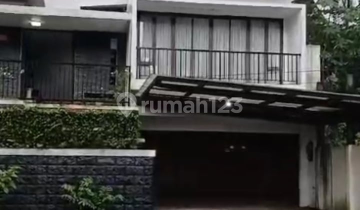Rumah 2 Lantai, Bagus, Ada Gazebo